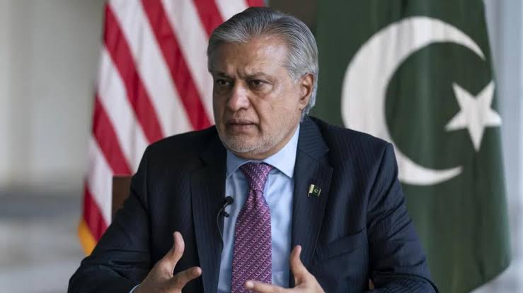 Deputy Prime Minister Ishaq Dar invites American businesses to invest in Pakistan during an address on trade and economic reforms.